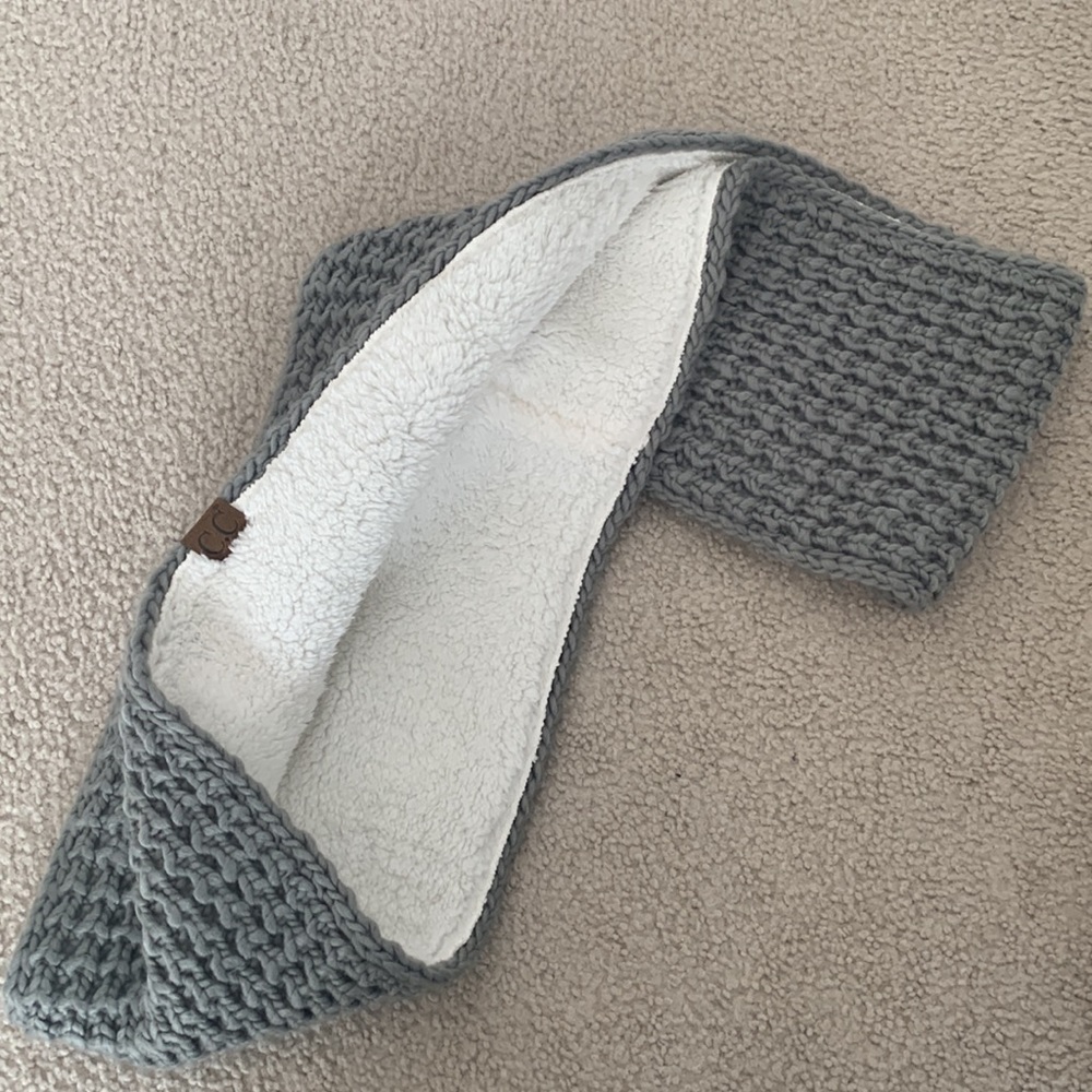 Scarf/neck roll - Picture 2 of 2